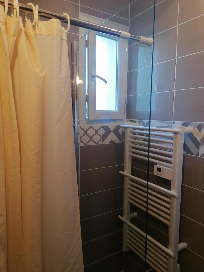 1 Chambre Pour 2 Personnes "Chez L'Habitant" Maison Possede Un Petit Chien Quincy-Voisins 外观 照片
